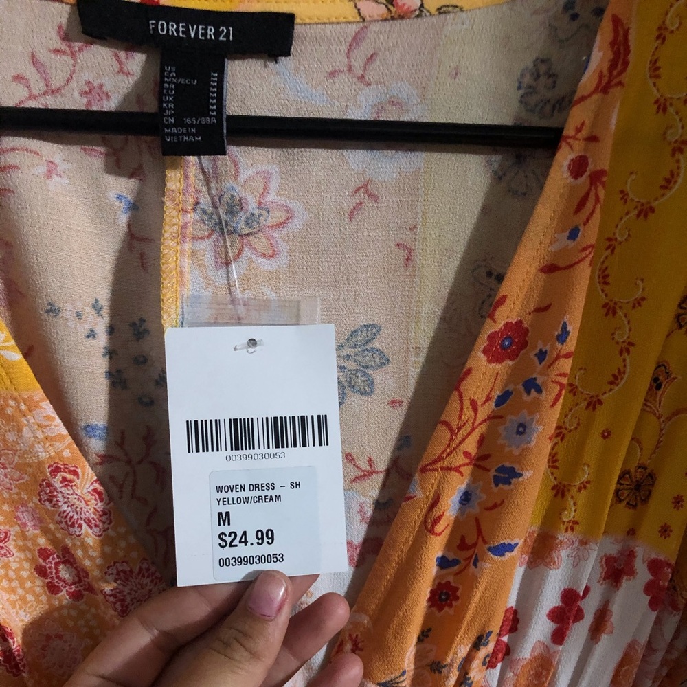 Dress - Picture 2 of 2